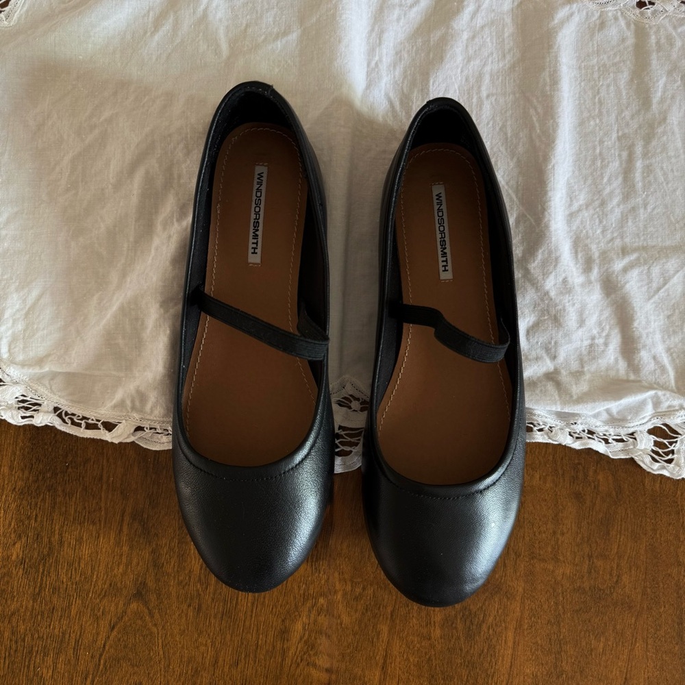 Windsor London Black Mary Jane Flats NIB